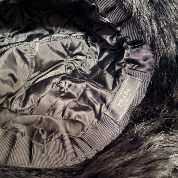 WOMEN'S PRADA BLACK FAUX FUR BUCKET HAT WINTER LUXURY EXCELLENT - Picture 4 of 5